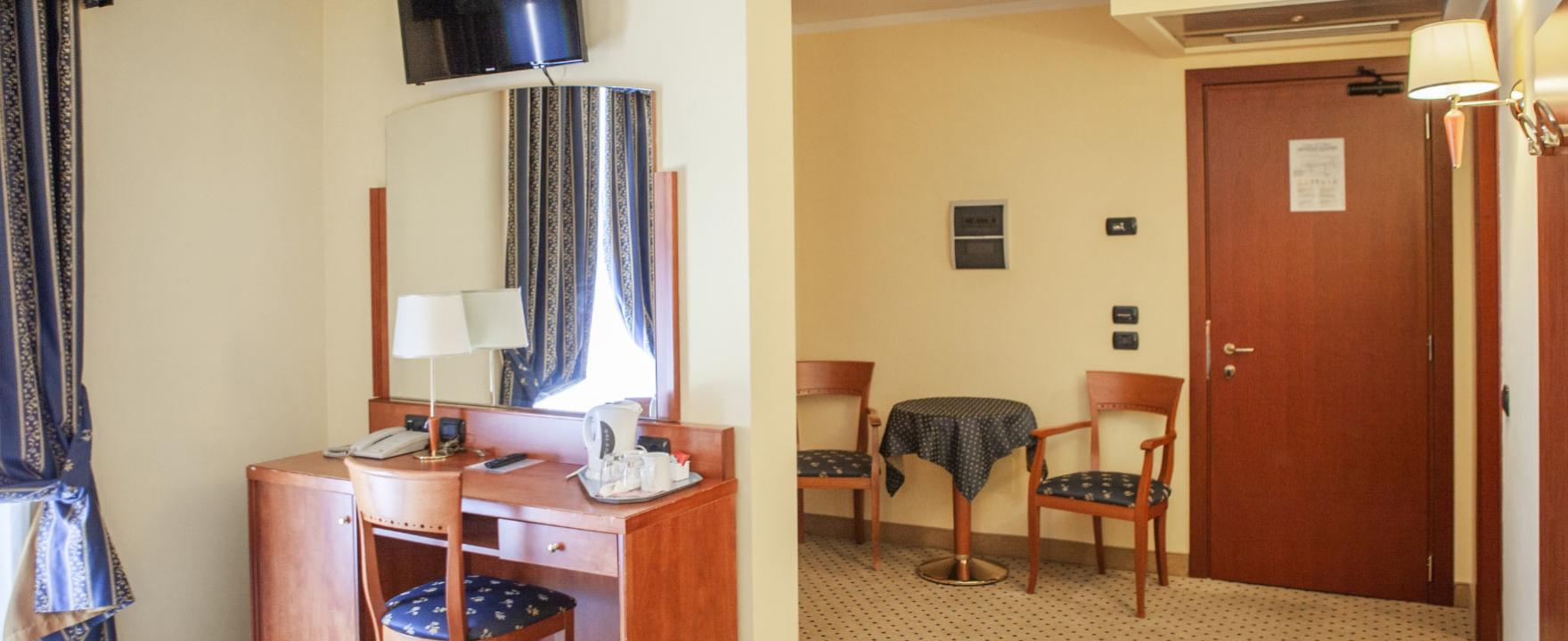 hotelolivo.upgarda fr chambres-hotel-arco-de-trento 017