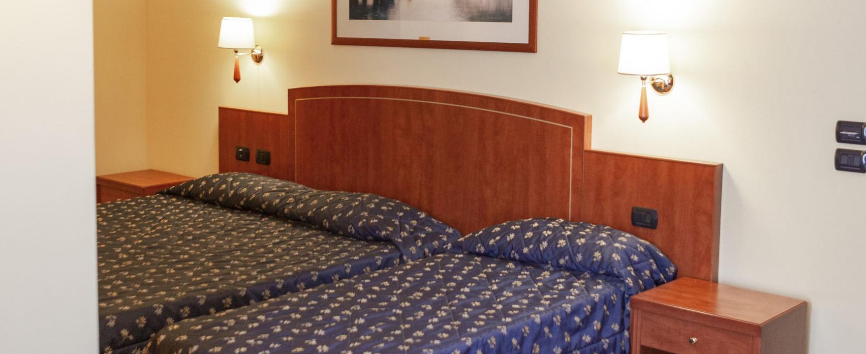 hotelolivo.upgarda fr chambres-hotel-arco-de-trento 023